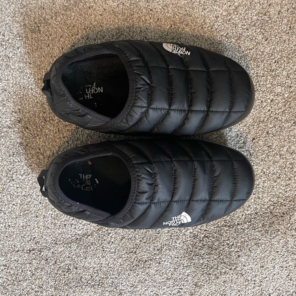 The North face black puffer slip on shoe slippers